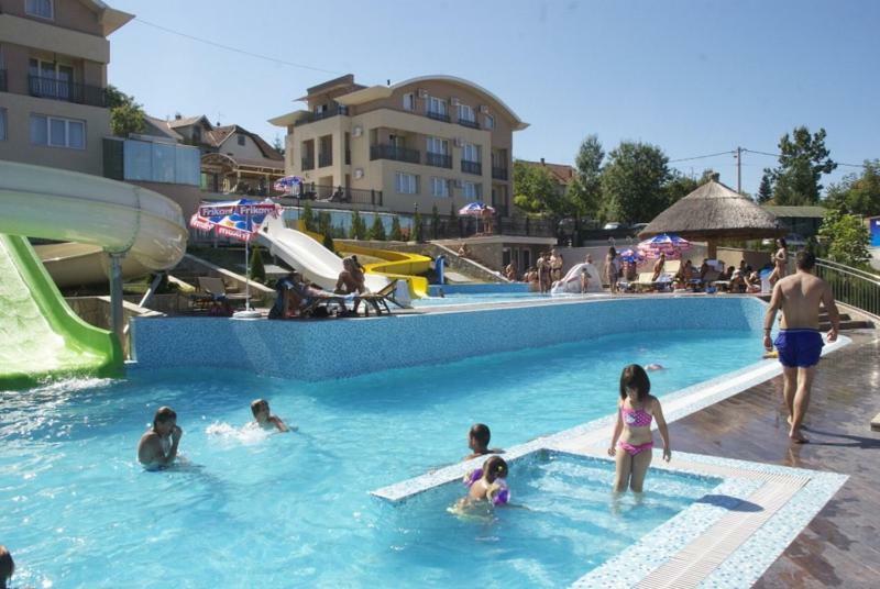 Sunny Hill Apartments & Aqua Park Vrnjačka Banja Extérieur photo